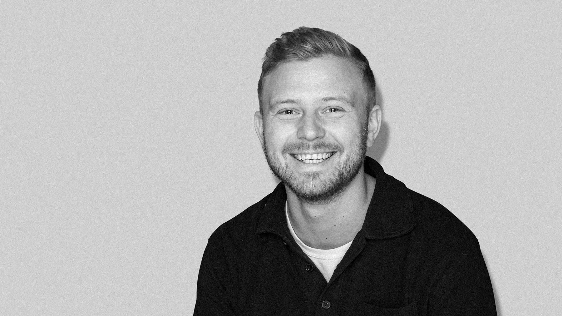 Black-and-white studio portrait of Oscar Livh, Copywriter at Stendahls.